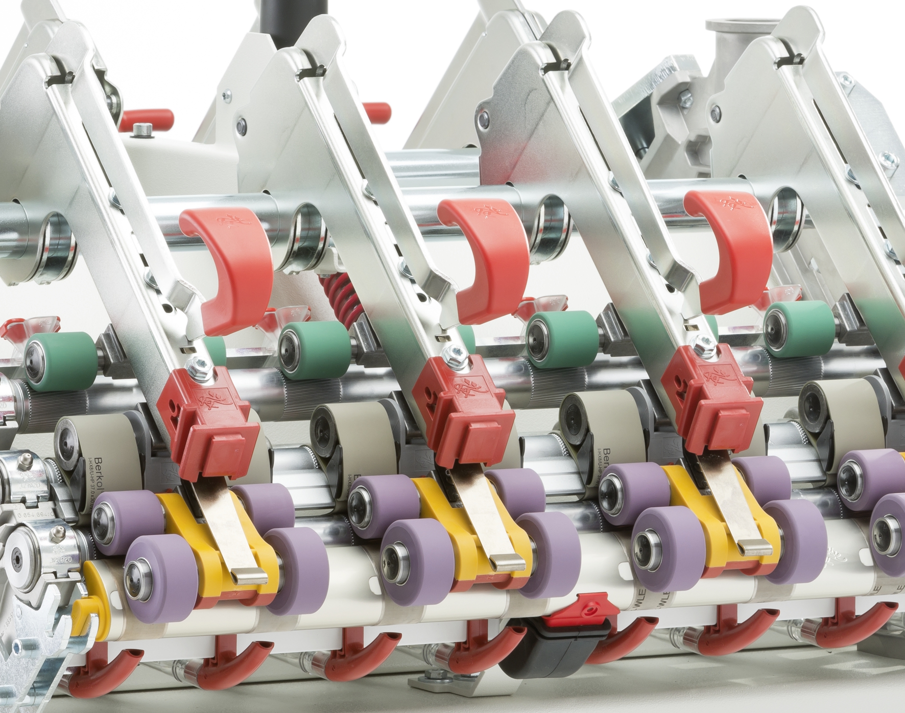 The innovations of the new EliTe®CompactSet Advanced for ring spinning machines result in high yarn quality, increased lifetimes and cost reduction.